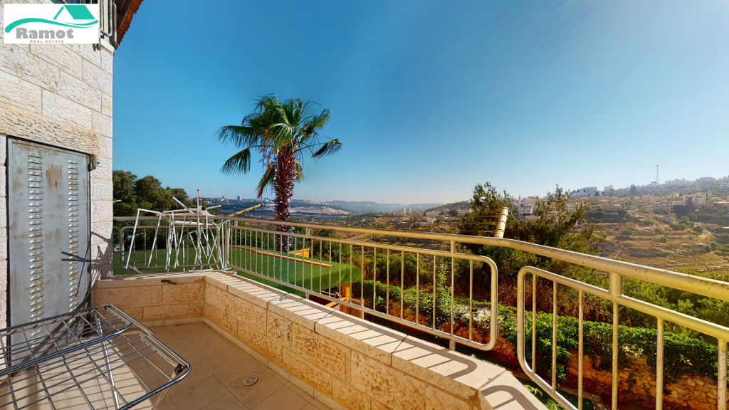 Jerusalem Ramot Rare Vila for your large Family! Ramot Real Estate